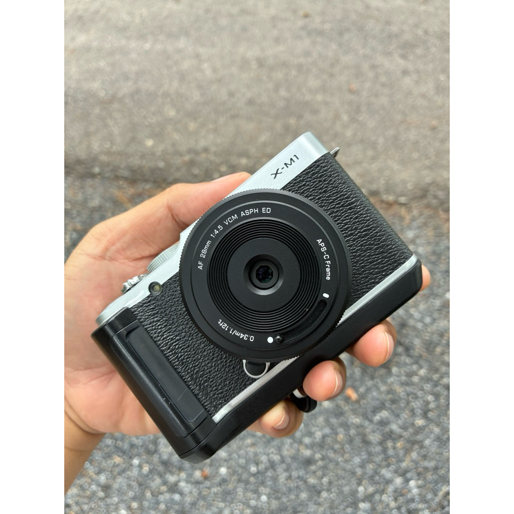 fujifilm xm1 + viltrox af 28mm f4.5 +กริปช่วยจับ Fujifilm แท้ กล้องมือสอง