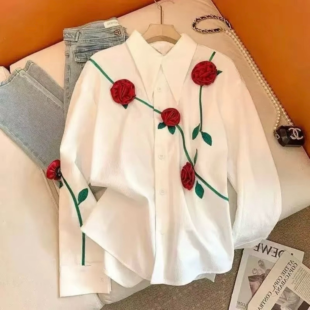 พร้อมส่ง (GMG19) เสื้อเชิ้ตแขนยาวสีขาว ผ้าเท็กซ์เจอร์พรีเมี่ยม ทรงเสื้อคอปก ปักดอกกุหลาบ 3 มิติ ลายเถาวัลย์สีเขียว