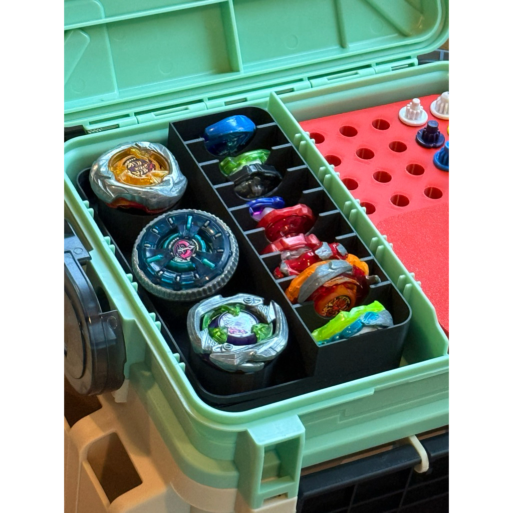 slot ใส่เบย์เบลด/รัชแชท รุ่นเบย์เบลด 3 ช่อง ใส่กล่องตกปลาเล็กชั้นบนได้