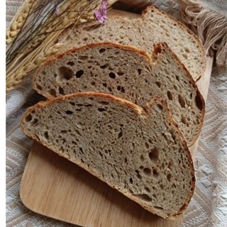 100% Wholewheat Sourdough ขนมปังซาวร์โดว์โฮลวีทล้วน