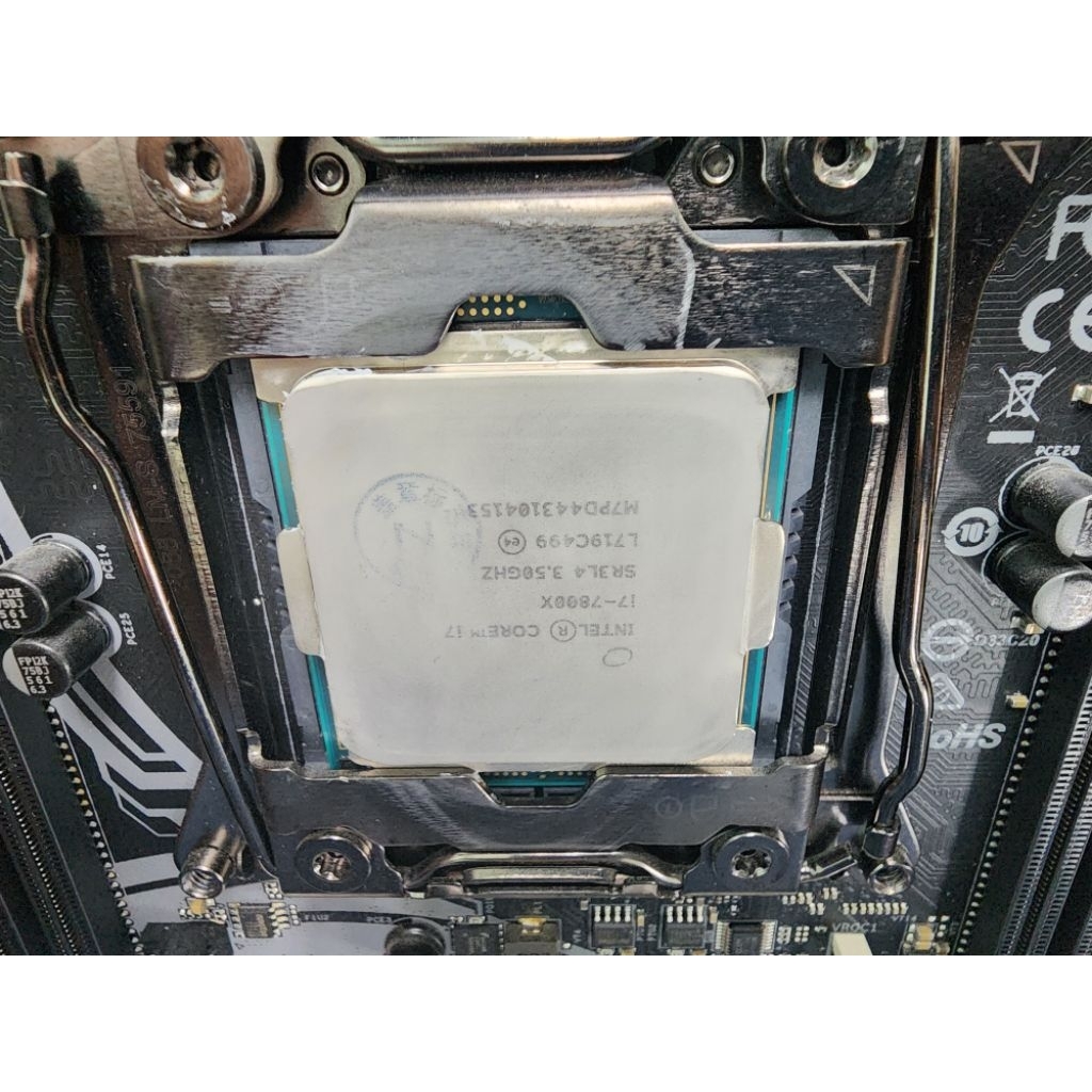 ขายคู่บอร์ด Asrock X299 Taichi + i7 7800X