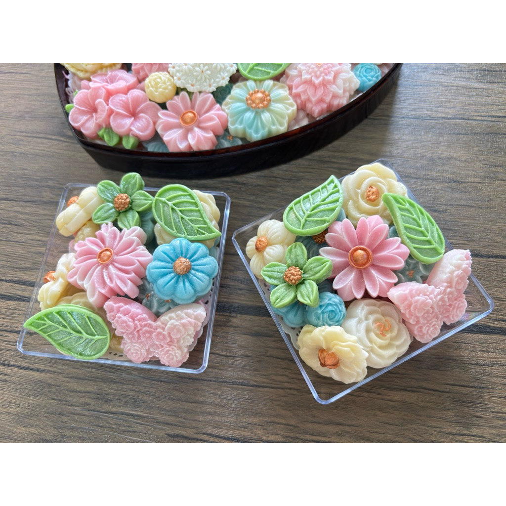 อาลัวดอกไม้ สั่งขั้นต่ำ2กล่องนะคะ(กล่องละ160บาท)น้ำหนักขนม1กล่อง180กรัม
