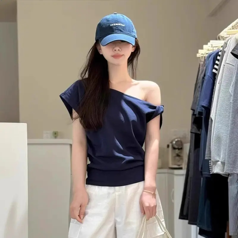 เสื้อยืดแขนสั้นเปิดไหล่ Pure Desire สำหรับผู้หญิง ดีไซน์เก๋ไก๋ มีสไตล์ ทรงเข้ารูป ทรงหลวม ทรงสวยไม่ซ้ำใคร – โปรปัง