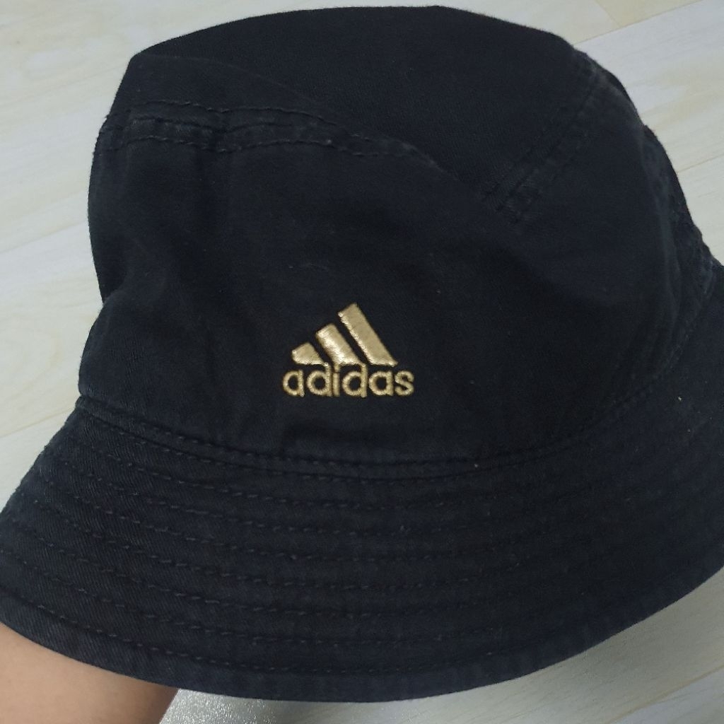 หมวกบักเก็ต ADIDAS สีดำ มือสอง