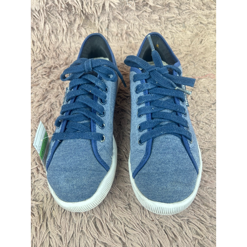 1A033 รองเท้าผ้าใบ Reebox size 36 มือสอง