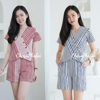 ชุดเซตผ้าฝ้ายพิมพ์ลายเสื้อป้ายคอวี กางเกงขาสั้นลายบาร์โค้ด