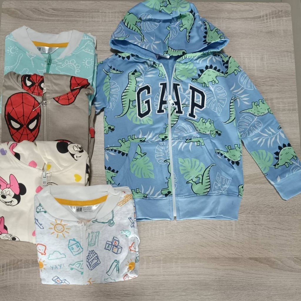 เสื้อกันหนาวมีซิปหน้า งานติดป้าย size 2T-8T แนะนำอ่านรายละเอียดไซส์