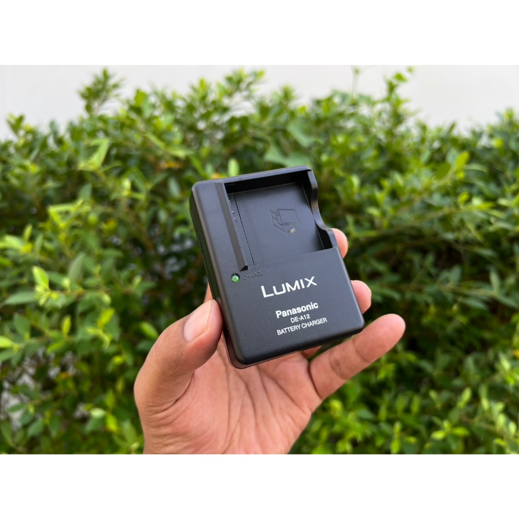 แท่นชาร์จแบตกล้อง Panasonic รุ่น DE-A12 สำหรับชาร์จแบต Panasonic CGA-S005E CGA-S005 CGR-S005 DMW-BCC