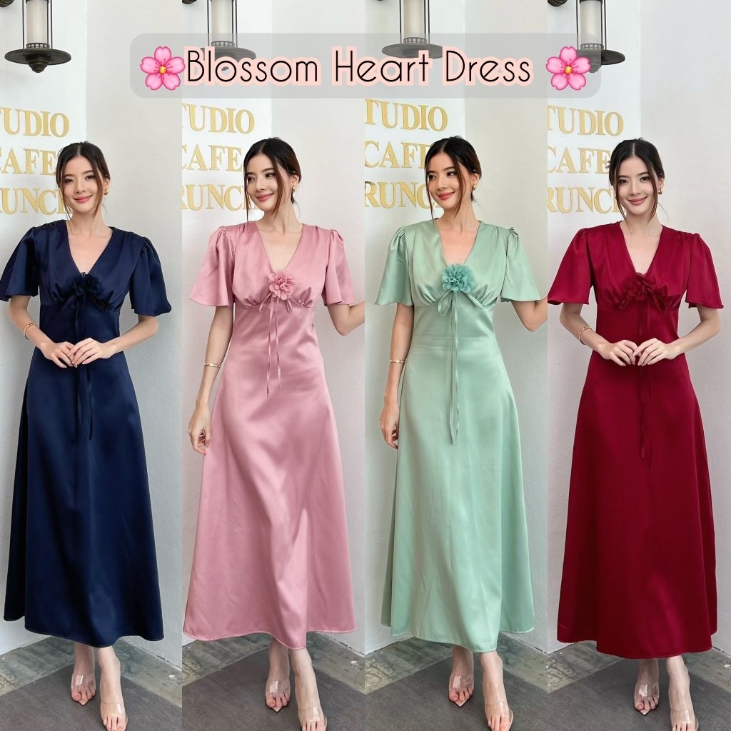 🌸C;5064:ชุดราตรีเดรสยาว(+ดอกไม้เข็มกลัด)ใส่ออกงาน งานคอวีรุ่น Blossom Heart แขนกระดิ่งพรางเเขน จีบย่นอก เเต่งดอกไม้