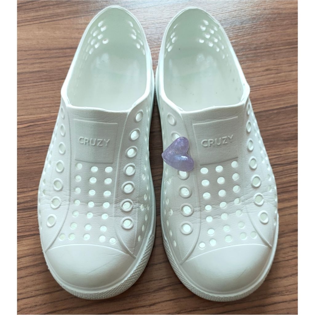 **มือสอง** รองเท้าเด็ก CRUZY size 32/33