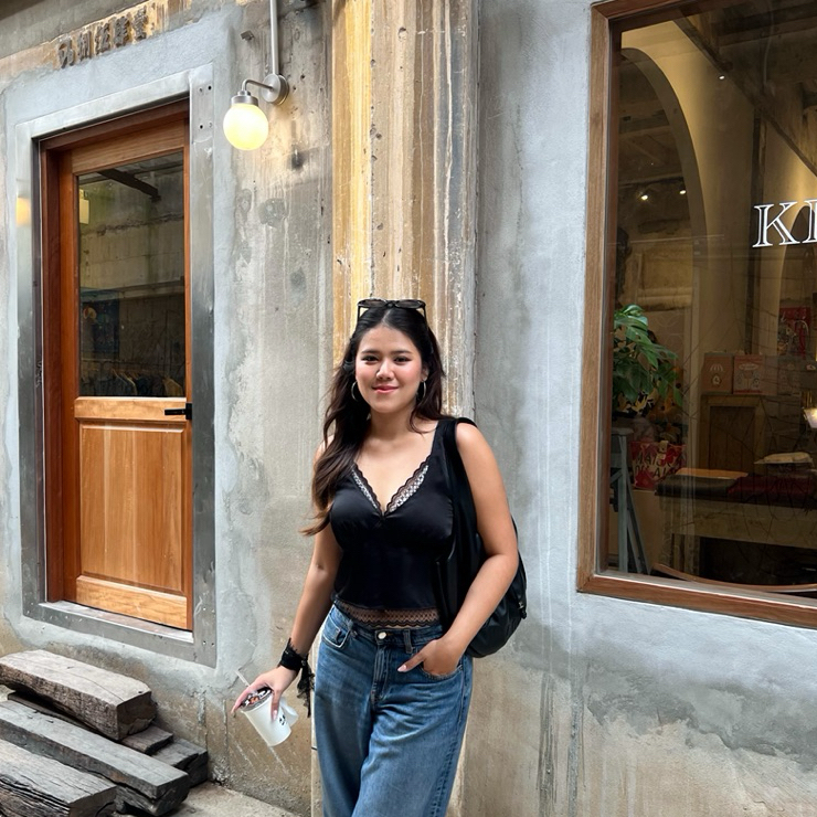 Annee  เสื้อสายเดี่ยวซาตินลูกไม้สีดำ เนื้อผ้าอย่างดี  พร้อมส่ง