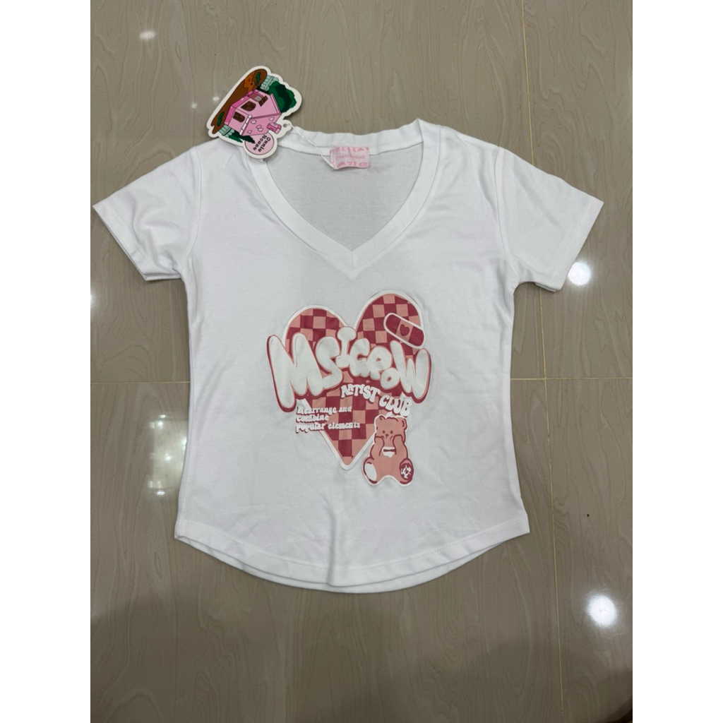 🪴🌟🌹เสื้อยืดคอวีป้าย onnie house