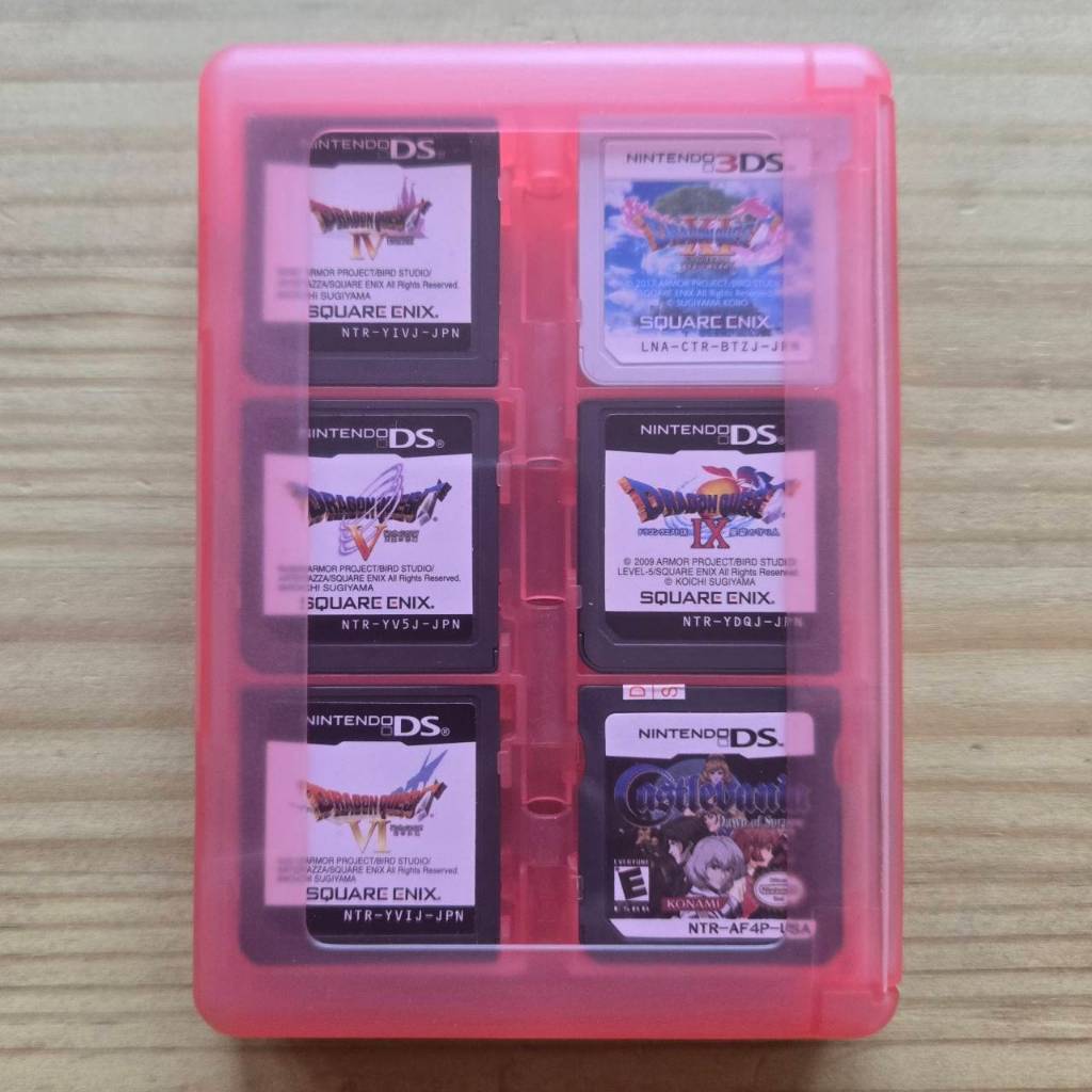 กล่องใส่แผ่นเกม DS / 3DS ใส่ได้ 22 แผ่น + 2 แผ่น SD Card