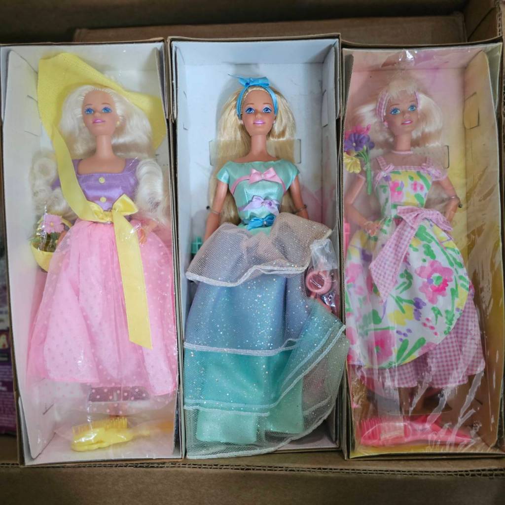 พร้อมส่ง  ส่งฟรี  Avon Exclusive Barbies: Spring Blossom, Spring Petals & Spring Tea Party