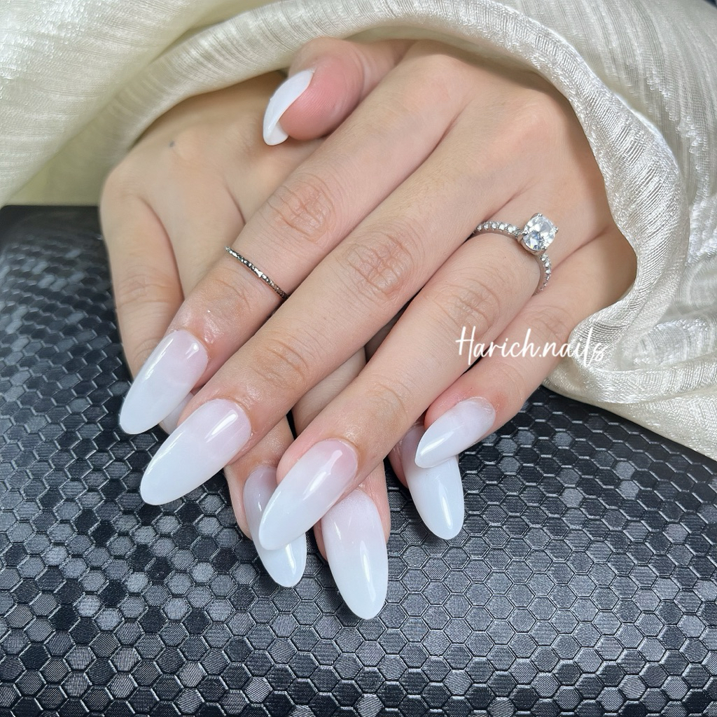 เล็บเจลสีกะทิใส เจลแท้💯 เล็บปลอมเจลพร้อมอุปกรณ์ติด ทำมือทุกชิ้น✅