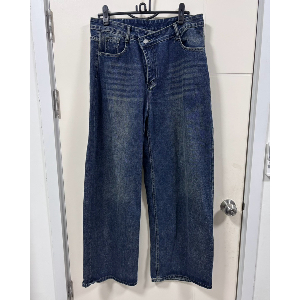 ส่งต่อยีนส์ Promthong ทรง Bubble Barrel