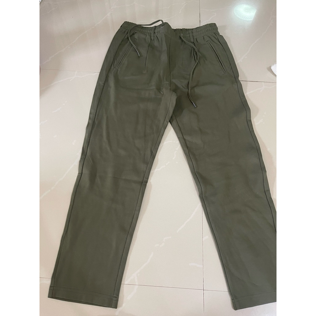 กางเกงผ้าวอร์มสีเขียวJack and Jones จัดส่งภายใน1-3วัน