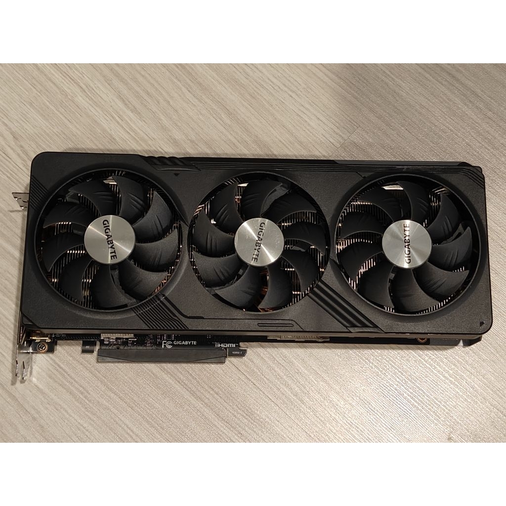 Rx 7700 Xt Gigabyte 12GB มือ2