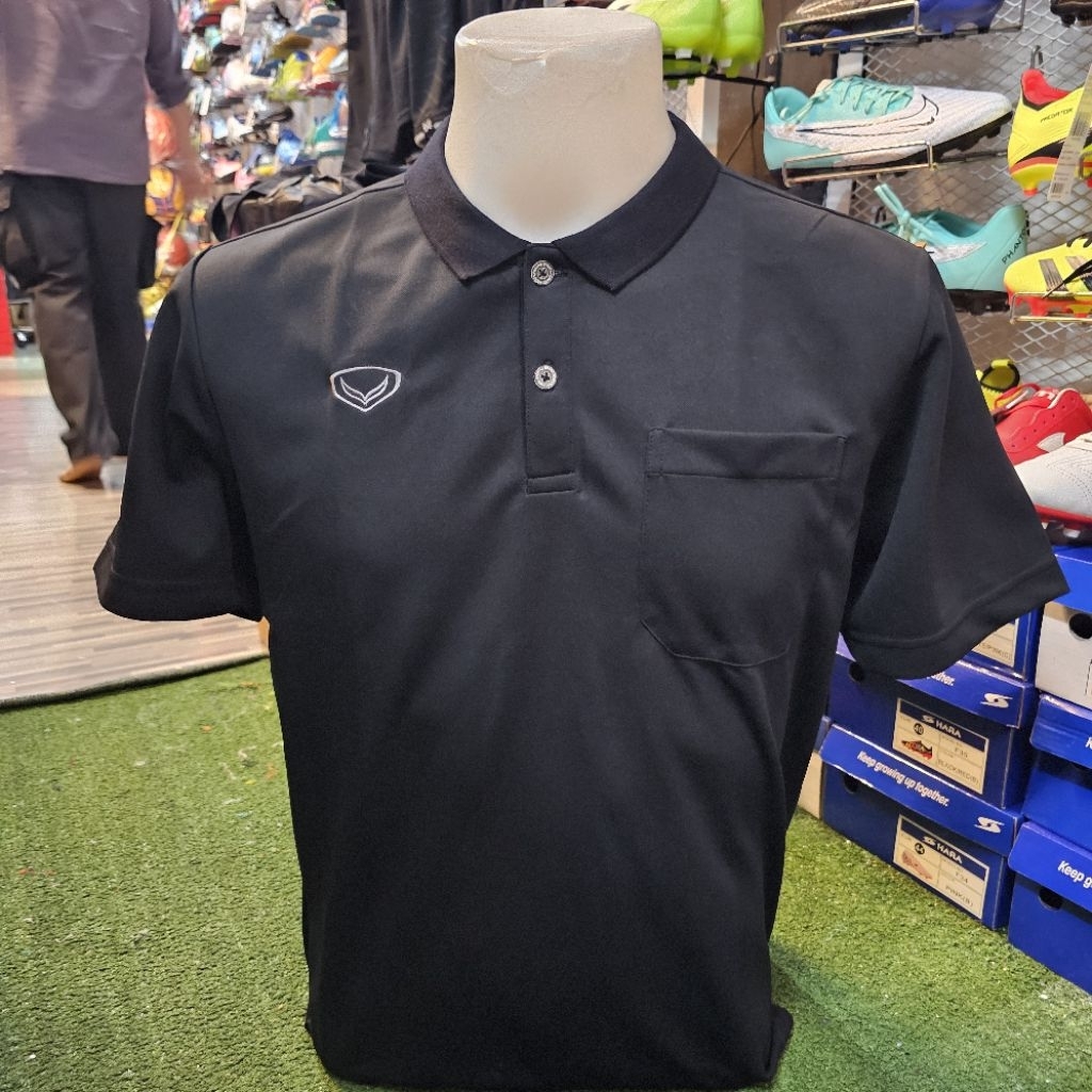 Grandsport​(แกรนด์สปอร์ต)​ เสื้อโปโล  รุ่น 012-106 สีดำล้วน (มี​กระเป๋า)​