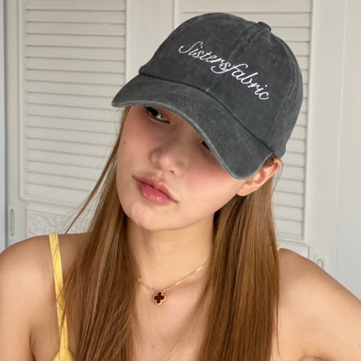 Sistersfabric - Sistersfabric Cap หมวกแก๊ป ปักฟ้อนท์เขียน สีฟอก รูปที่ 7