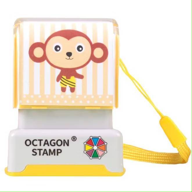 ตรายางชื่อตำแหน่ง รุ่นหมึกในตัว ด้ามตุ๊กตาหลากสี ขนาด 16x36 mm. (ไม่ต้องใช้ตลับหมึก)