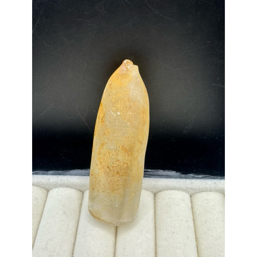 59 grams of white sapphire made by a laboratory, length and width 20x65inches