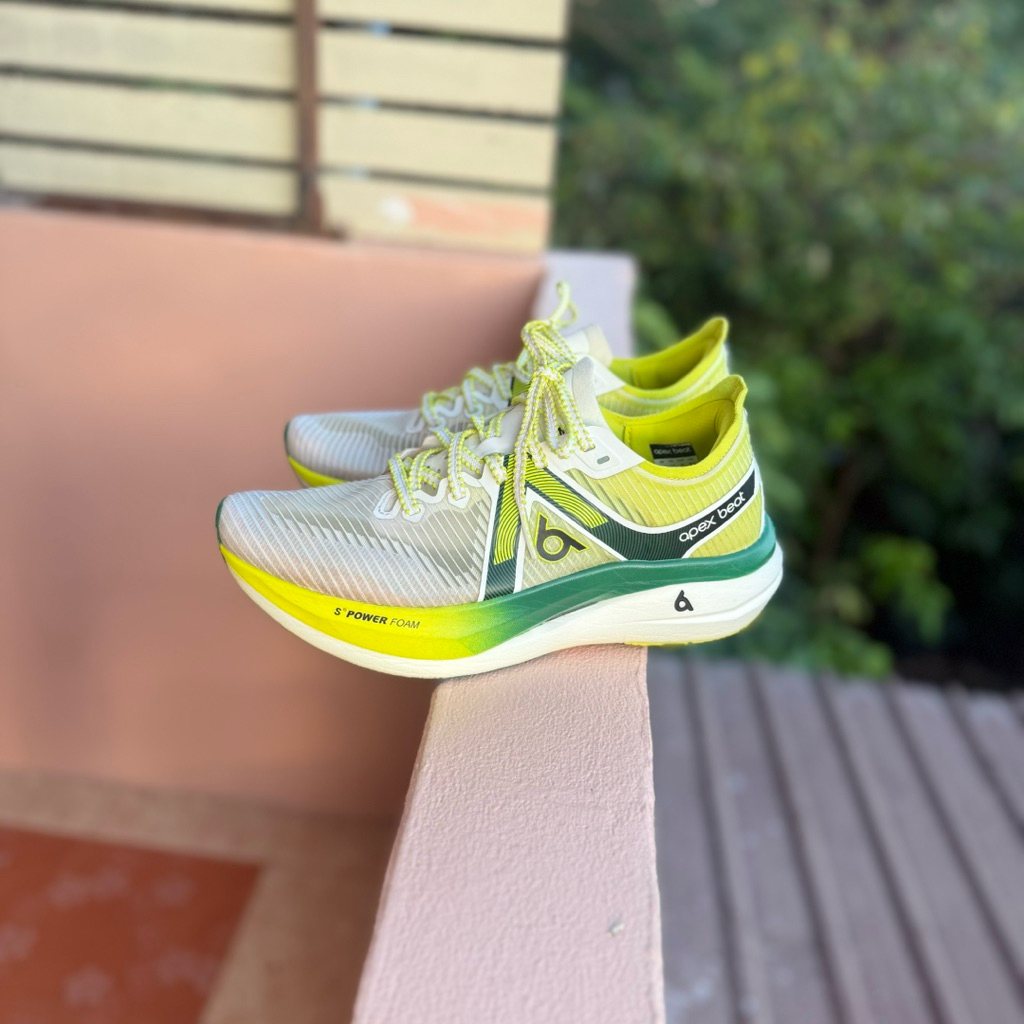 ApexBeat Swift  26.5 CM- รองเท้าวิ่ง Unisex รองเท้าวิ่งถนน พื้นคาร์บอน