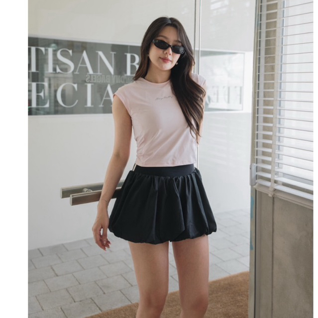 T011 AirFlex Tie-Back 👚เสื้อยืดออกกำลังกาย รุ่นนี้เป็นผ้ายืด ดีไซน์มีช่องด้านหลัง ผูกเป็นโบว์ด้านล่าง