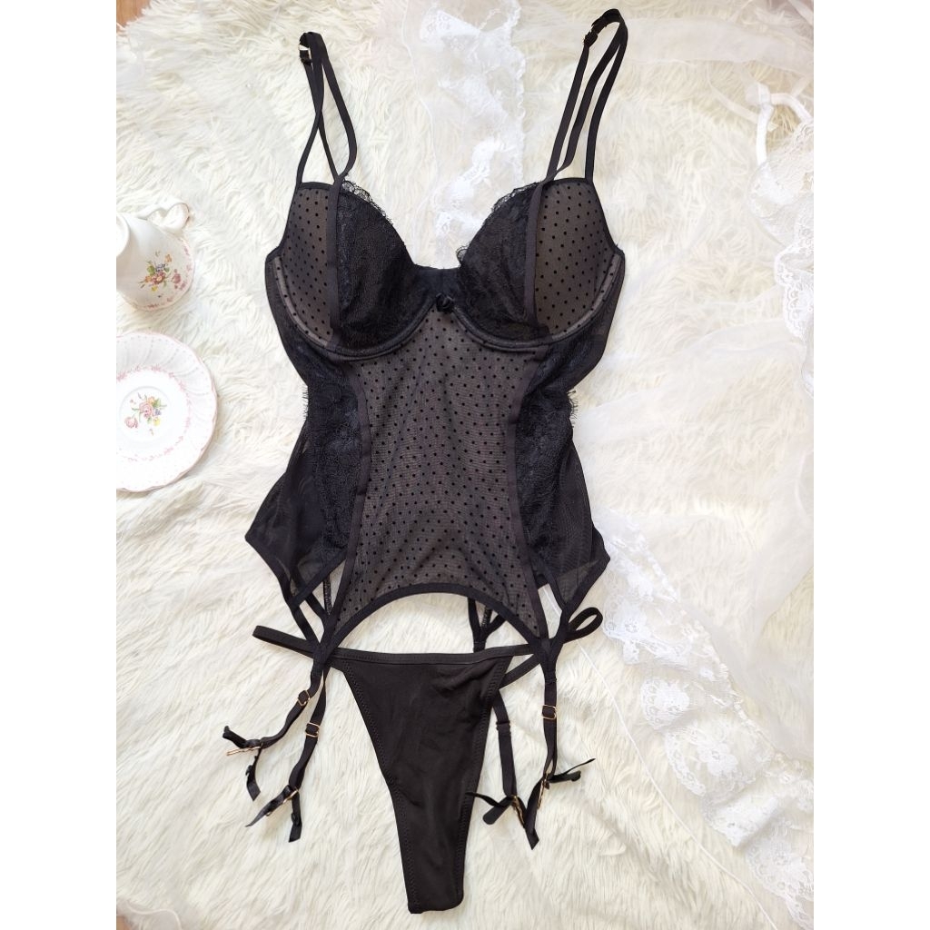 croset คอเซทสีดำADOREME งานเวียดนามสีดำมีโครงสวยสาวอก34-36B