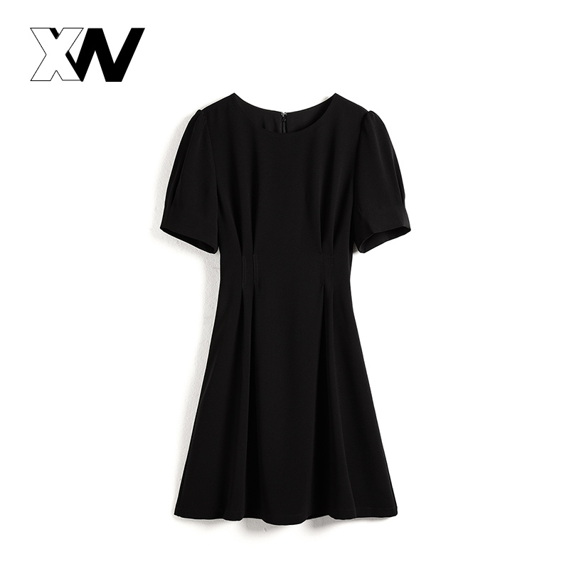XWbrand  แนะนำรุ่นใหม่ ชุดเดรสผูหญิง ไม่มีกระเป๋า มีซิปด้านข้าง  ชุดเดรสเเขนพอง สไตค์เกาหลีใส่ไปได้ทุกที่ ผ้านุ่มมาก