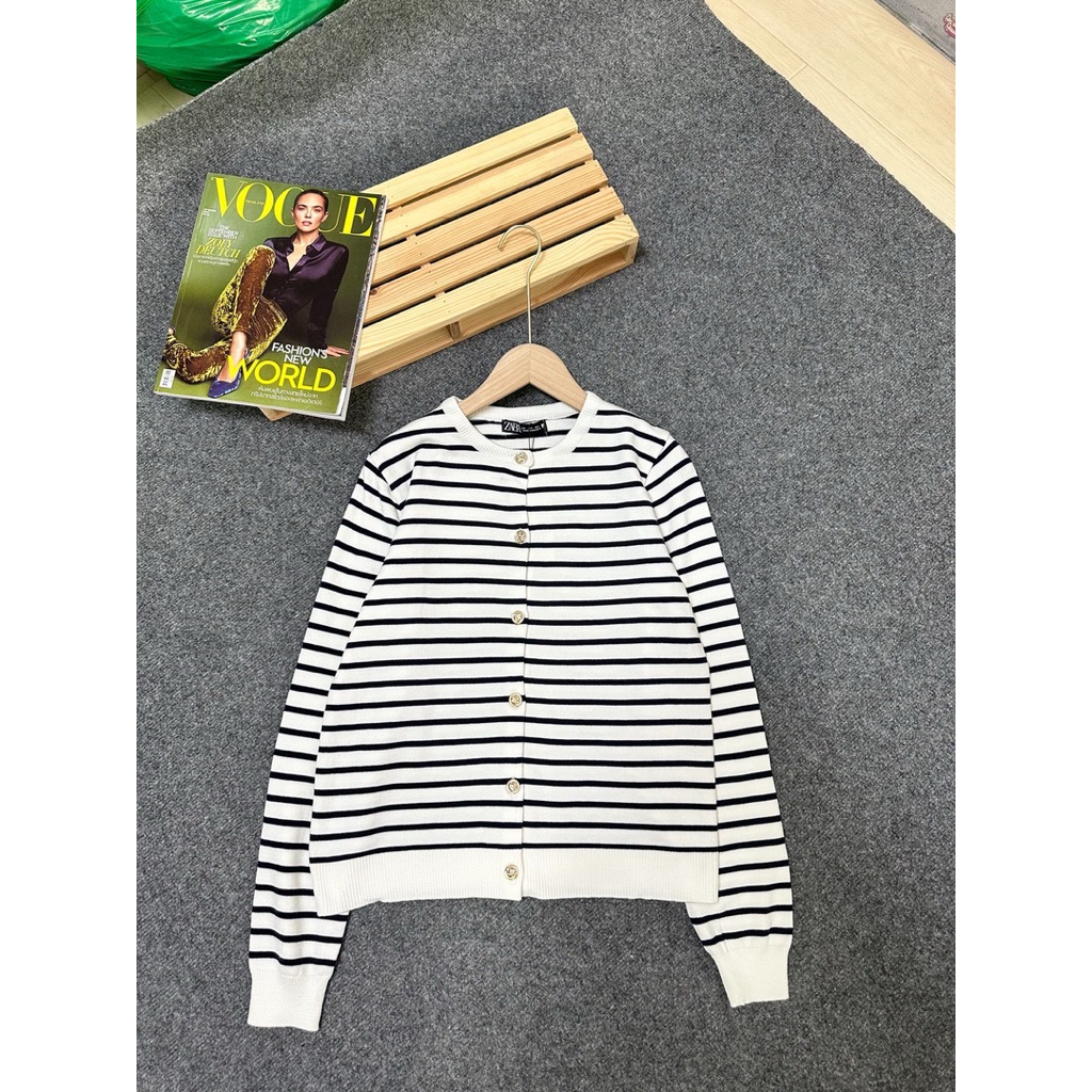 ZARA Cardigan เสื้อไหมพรมลายขวางสีขาวดำ ผ้ายืดได้เยอะ ผ้านุ่ม ไม่คัน