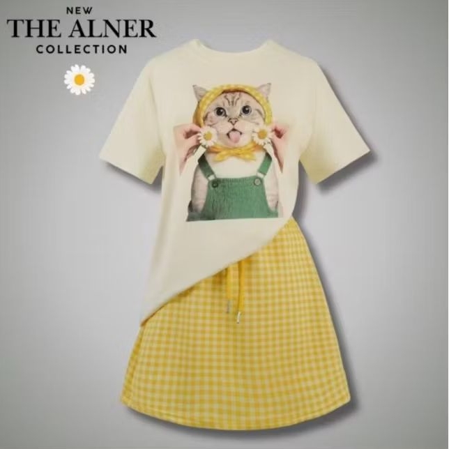 AN888-XL เซตเสื้อครีมลายแมว กระโปรงเหลือง ป้าย The Alner sz.XL