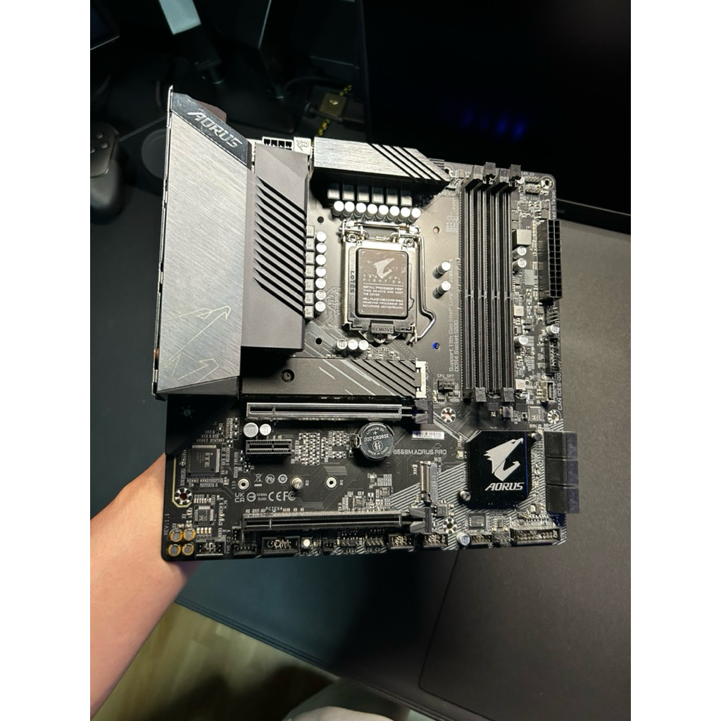 Gigbyte B560M Aorus pro
