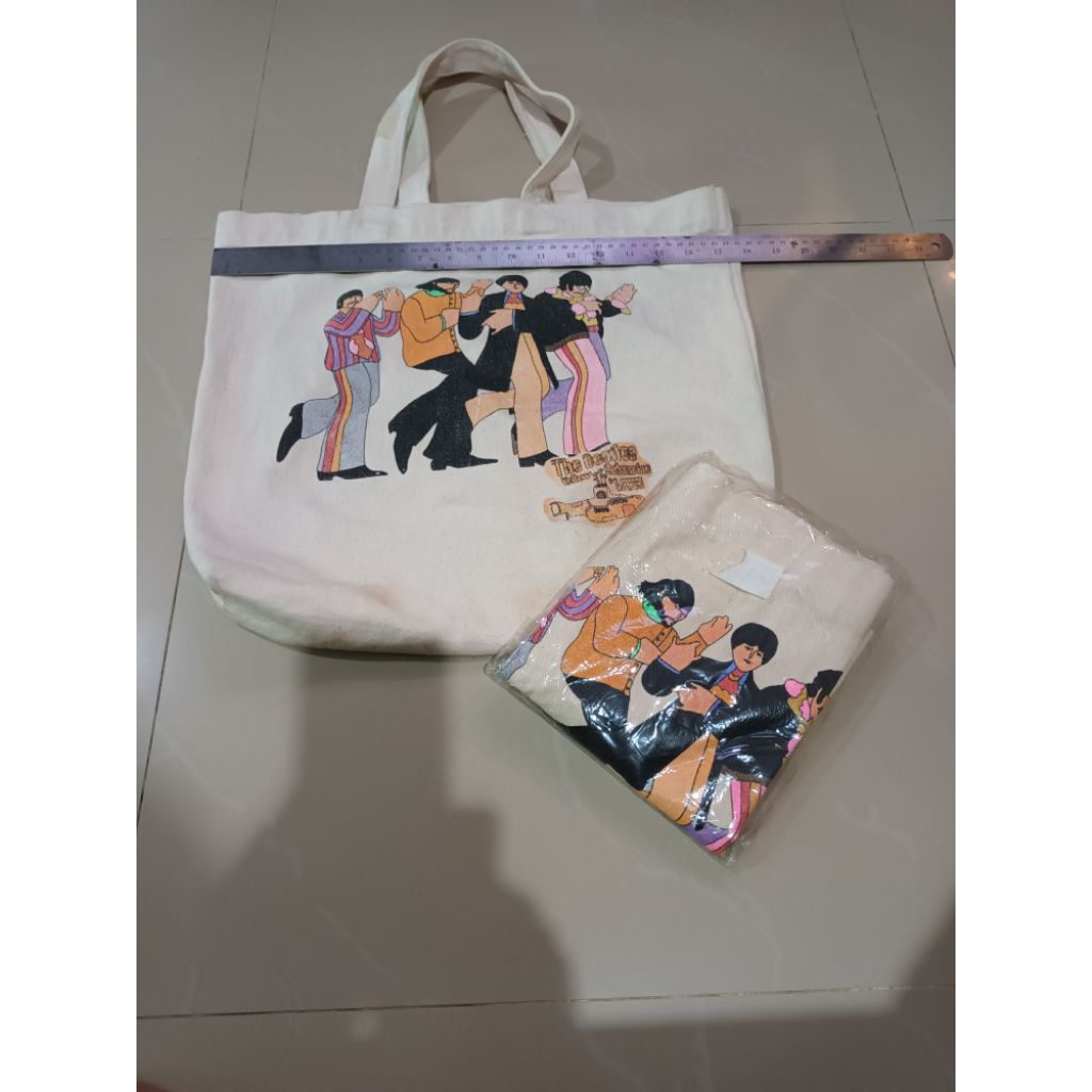 กระเป๋าผ้า VANS x The Beatles Yellow submarine แท้