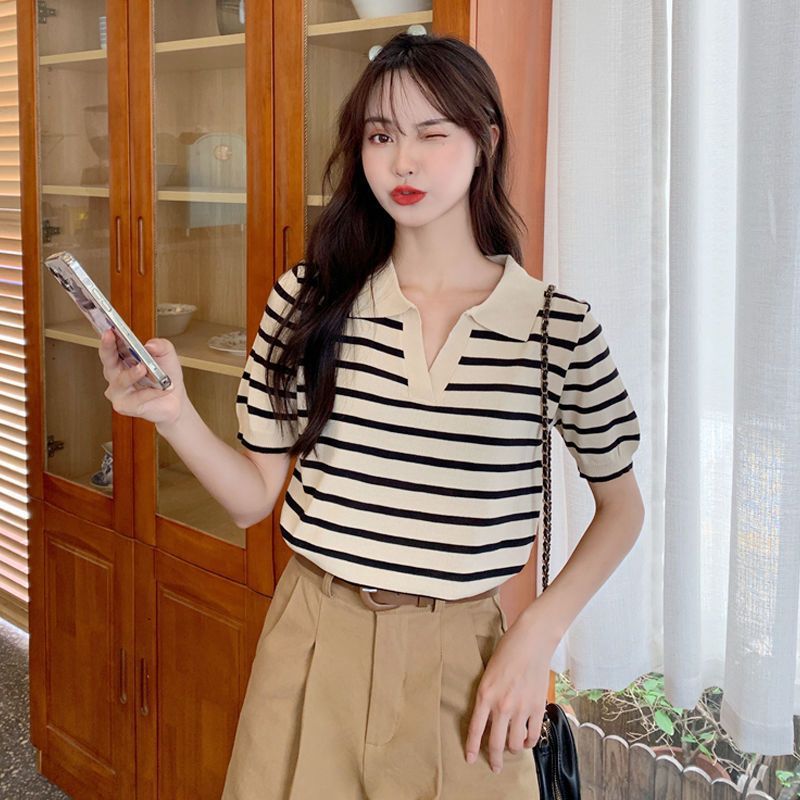 RC43 เสื้อไหมพรมคอปกลายขวาง สไตล์มินิมอล