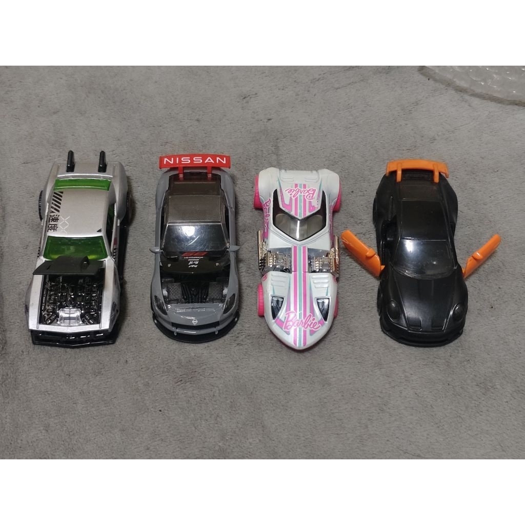 Hot Wheels Pull-Back Speeder ..