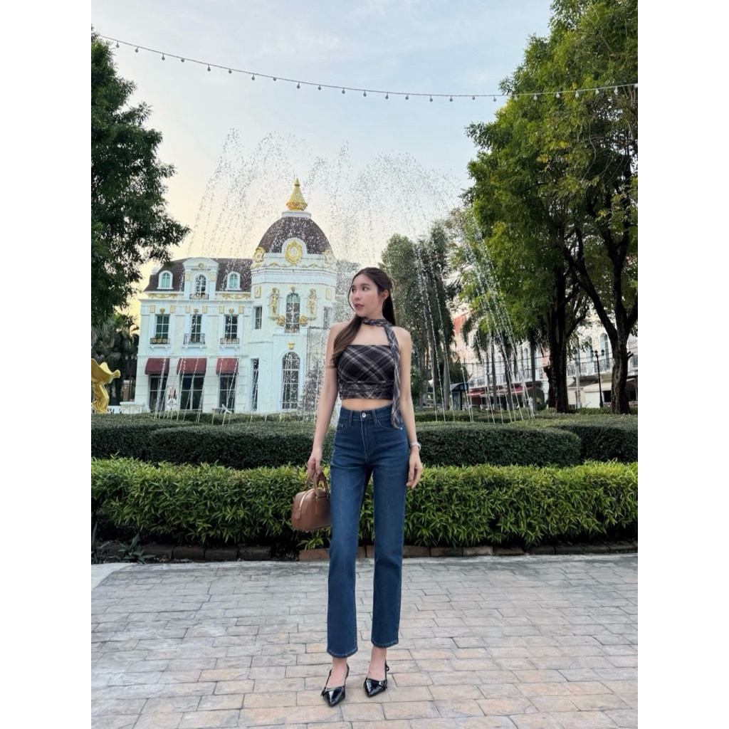 ยีนส์ SARAN กางเกงยีนส์ขากระบอกเล็ก ฿1,590.-