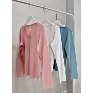 เสื้อยืดคอวีแต่งกระดุม แขนยาว