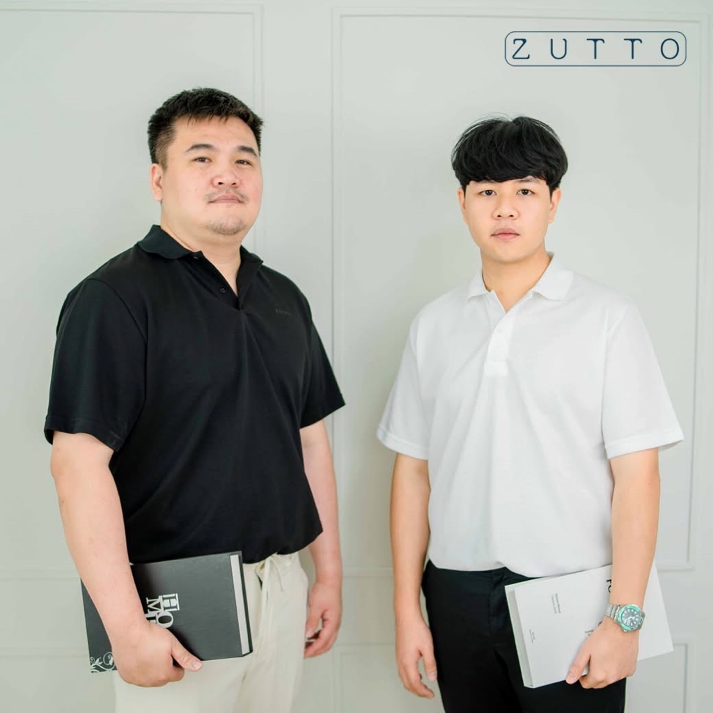ZUTTO เสื้อโปโลพรางพุง รุ่น Cuddly สีขาว เสื้อผ้าคนอ้วน เนื้อผ้าหนานุ่ม ระบายอากาศได้ดี ซับเหงื่อดีแห้งไว — صورة 2