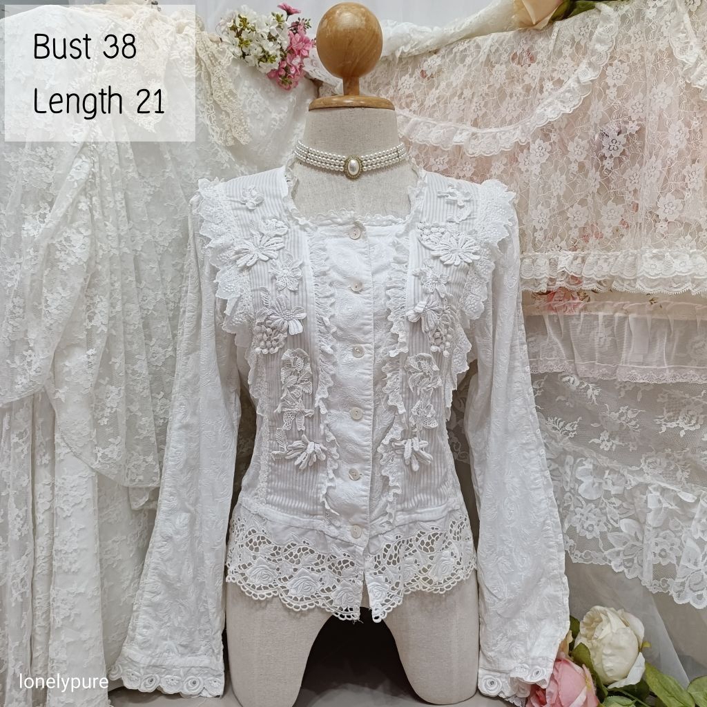 เสื้อวินเทจ ดอกไม้ 3D มือสอง