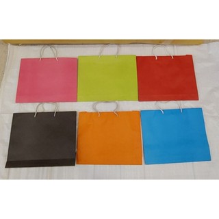 👍💯ถุงกระดาษ💯👍#ขนาดกลาง สีแดง,ดำ สีชมพู,สีเขียว,สีฟ้า,สีส้ม แ…