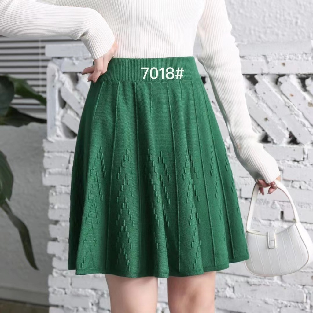 Zenmoya(7018)พร้อมส่ง กระโปรงไหมพรมทรงเอ ลายปุ่มดอทนูน สไตล์ญี่ปุ่น ผ้านิ่มใส่สบาย ทิ้งตัวสวยมาก - รูปที่ 7