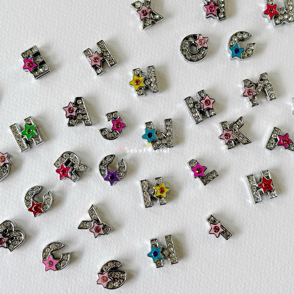 ꒰1/4꒱ จี้ตัวอักษร8mm. แบบดาวคละสี | จี้สำหรับตกแต่งสร้อยข้อมือสแตนเลส ชาร์มสำหรับใส่กำไลข้อมือ ใส่โดนน้ำได้ ไม่ลอกดำ