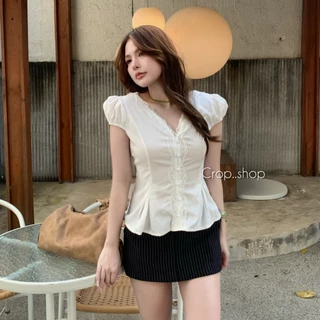 crop..shop เสื้อเเขนตุ๊กตา งานเเต่งระบาย ปล่อยชายสวย งานติดกระดุม งานปังสวยมากจ้า