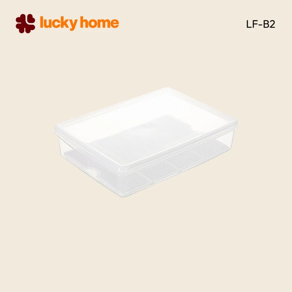 LUCKY HOME กล่องถนอมอาหารพลาสติกมีตะแกรง (กล่องแบน S) LF-B2 ขนาด(รวมฝา):26.5 x 37.6x 8.6 cm (6.5 L)