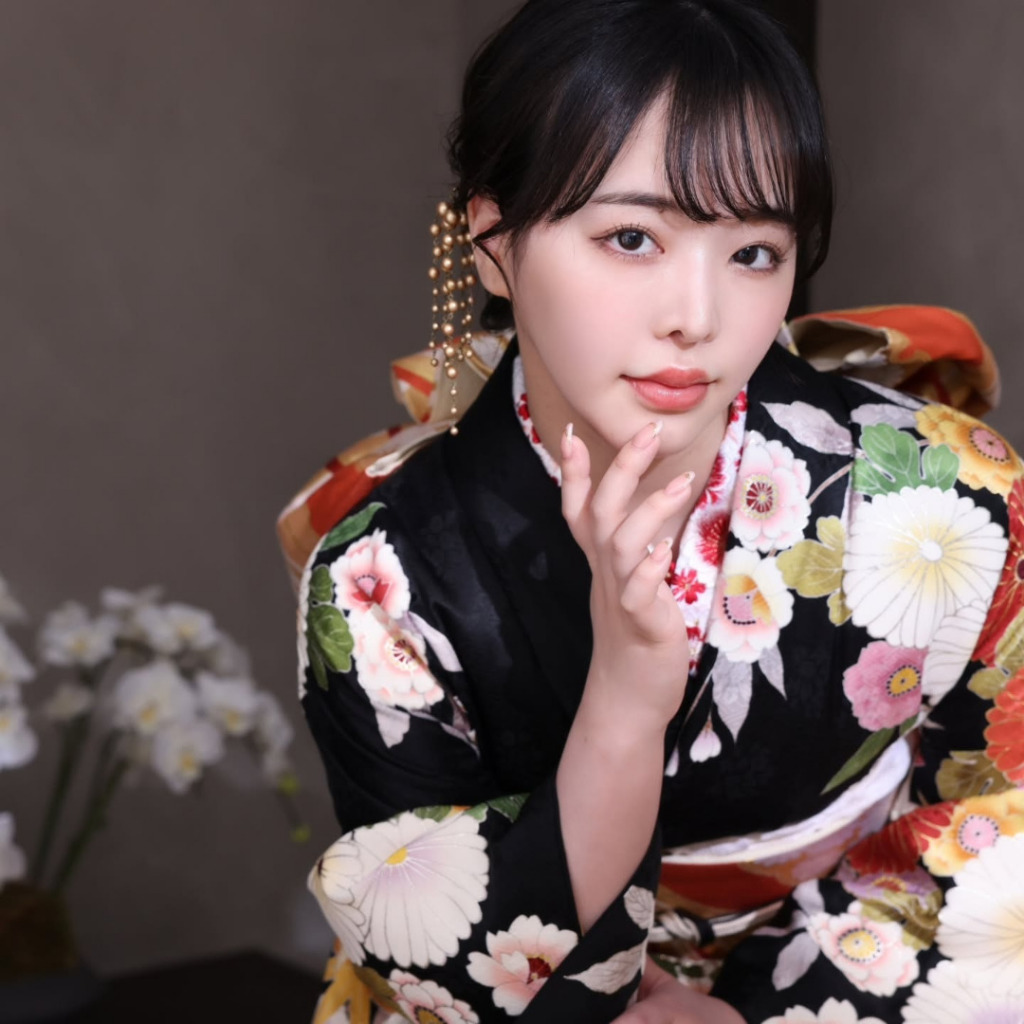 Flash Drive 64-128GB แถมฟรี รวมไฟล์วีดีโอ FHD จำนวน 40-60 เรื่อง มีหลายแบบให้เลื