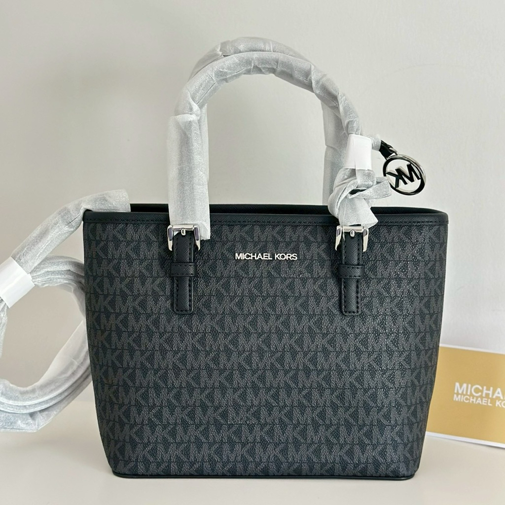 👑ผ่อน 0%👑 กระเป๋าสะพาย Jet set travel xs tote 35T9GTVT0B