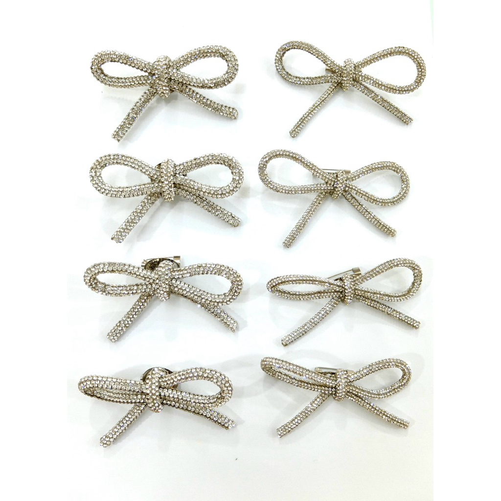 เข็มกลัดโบว์เพชร ขนาด 8X4 cm. ใช่ประดับตกแต่งเสื้อผ้า