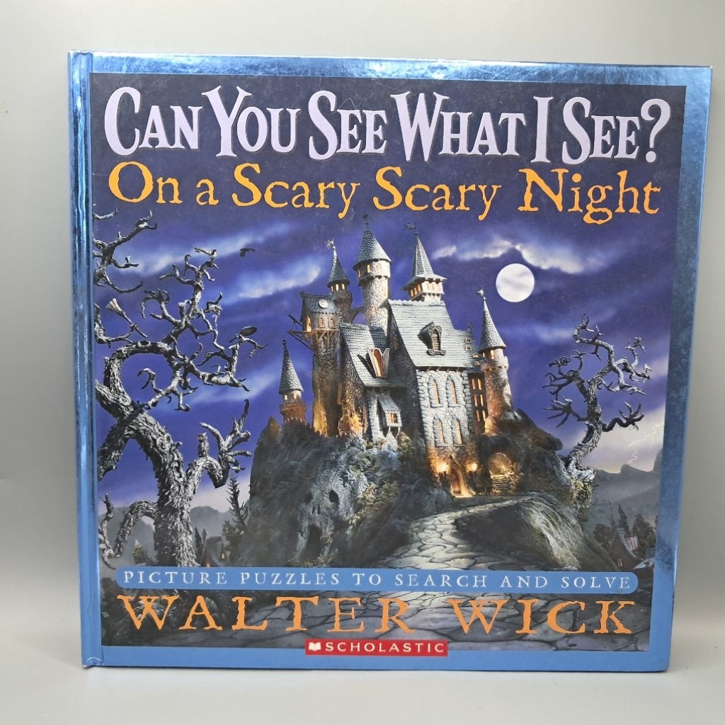 #มือสอง :Can You See What I See? On a Scary Scary Night by  Walter Wick (นิทานปกแข็ง)