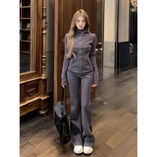 ชุดเซ็ต2ชิ้น เสื้อฮู้ดแขนยาว ซิปหน้า กระเป๋าจิงโจ้ + กระกางเกงขากระบอกปลายบาน เอวยางยืด ผ้าฟลีซ ชุดไปฟิตเนส #3013